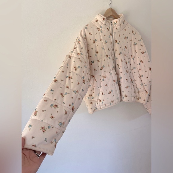 Forever 21 Light Pink Floral Quilted Full Zip Cropped Jacket Plus Size 1X - Picture 3 of 9